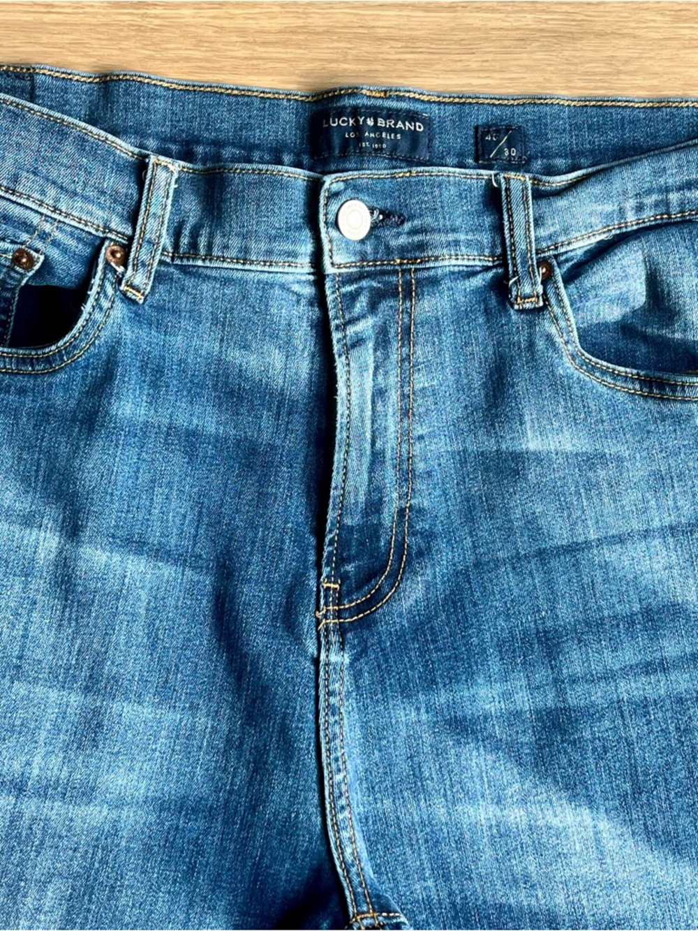 Men’s Lucky Brand 221 Straight Jeans Medium Wash, 40”x30” - Picture 4 of 8